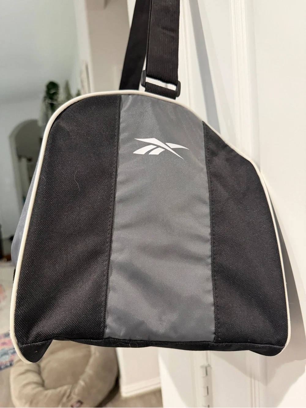 Reebok Warrior II Duffel Bag – Medium Grey NWOT